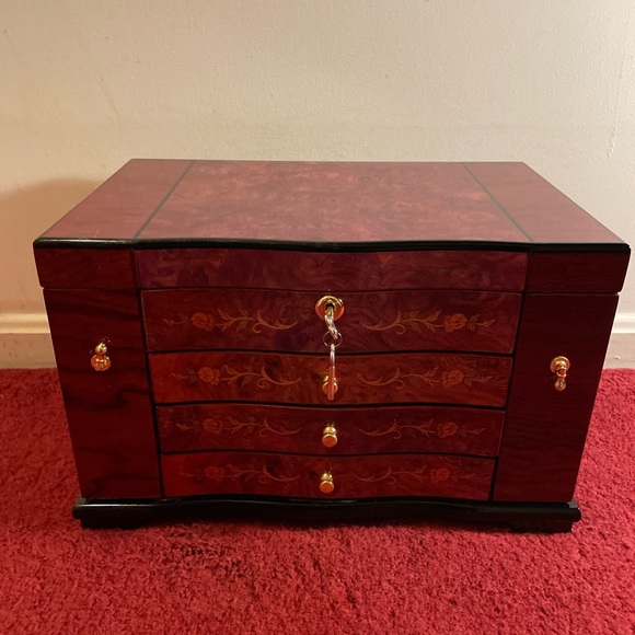 VINTAGE Jere Luxury High Gloss Locking Lux Floral Design Jewelry Box with Key! - Picture 1 of 9